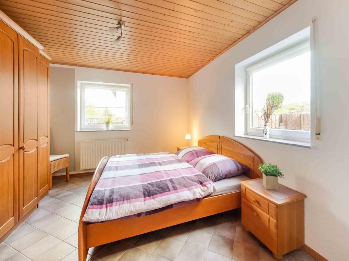 Holiday Home In The Eifel-Mosel With Garden Roes Eksteriør billede